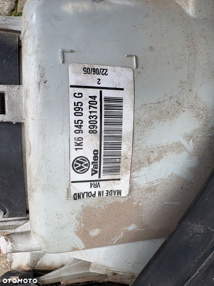 Lampa prawy i lewy tył VW golf V - 6