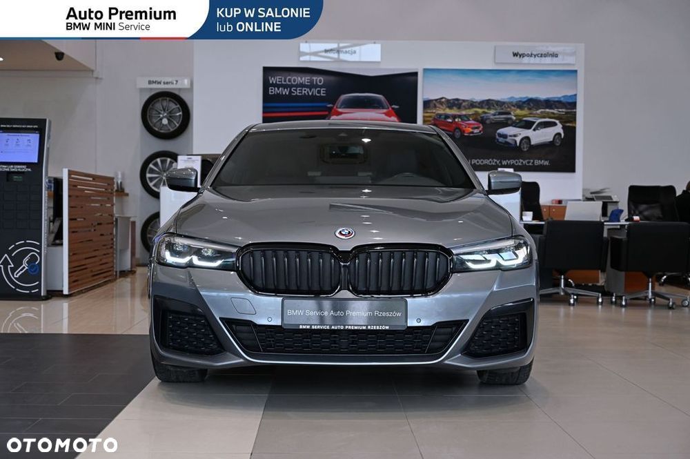 BMW Seria 5 530d xDrive mHEV - 4