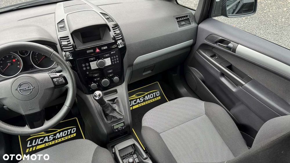 Opel Zafira - 32
