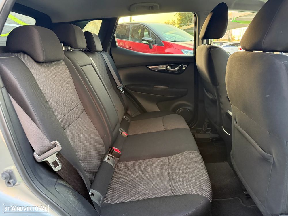 Nissan Qashqai 1.5 dCi N-Connecta - 25