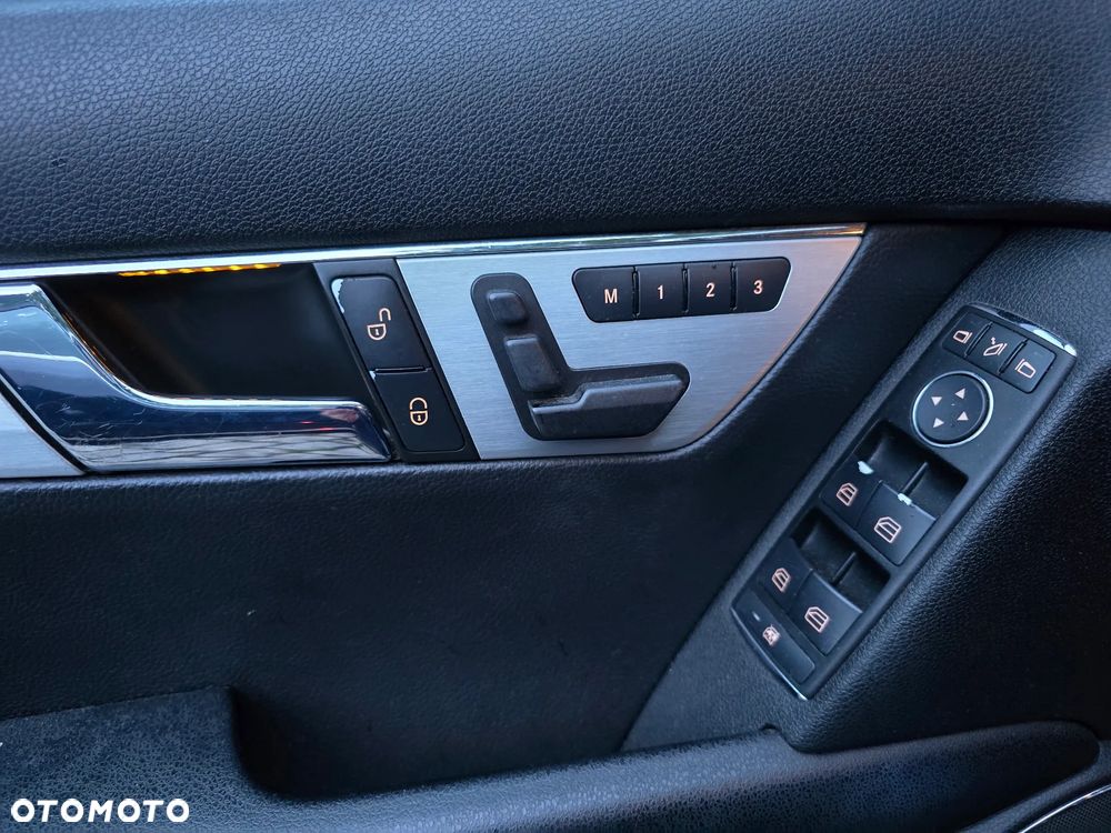 Mercedes-Benz Klasa C 350 4Matic 7G-TRONIC Avantgarde - 15
