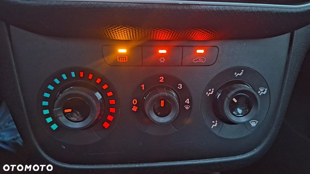 Fiat Punto Evo 1.2 8V Street - 32