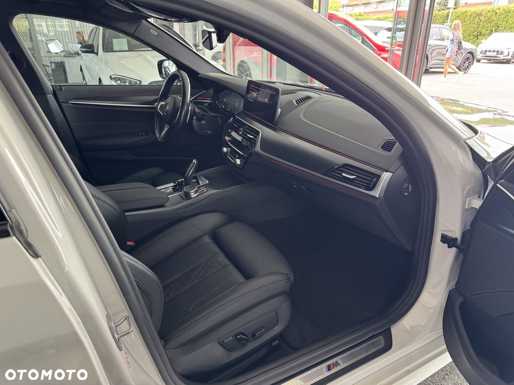 BMW Seria 5 520d xDrive mHEV M Sport sport - 35
