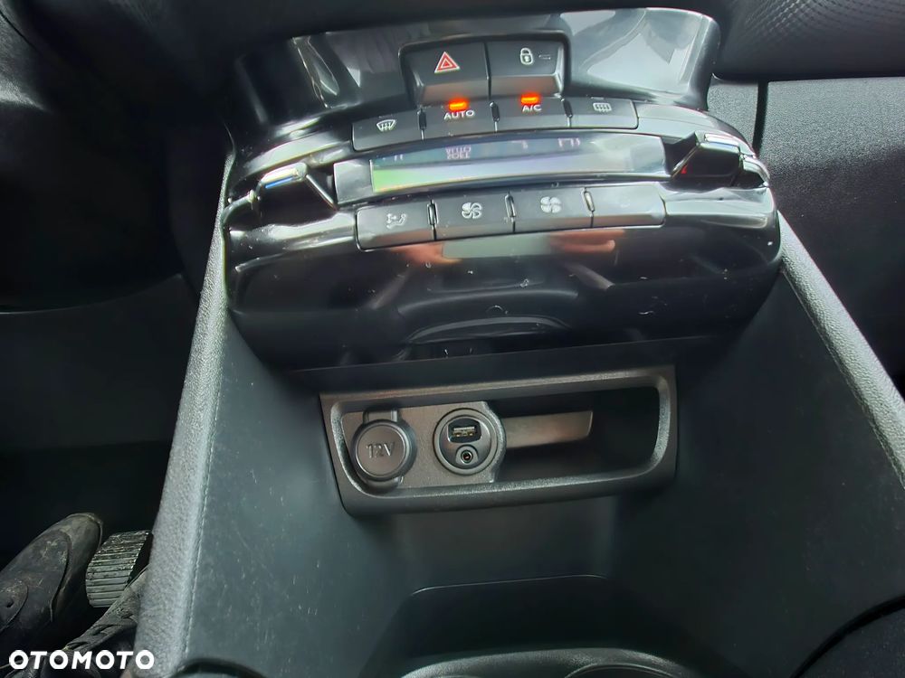 Peugeot 2008 PureTech 82 Style - 32