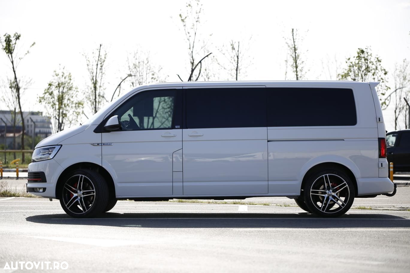 Volkswagen Caravelle - 9