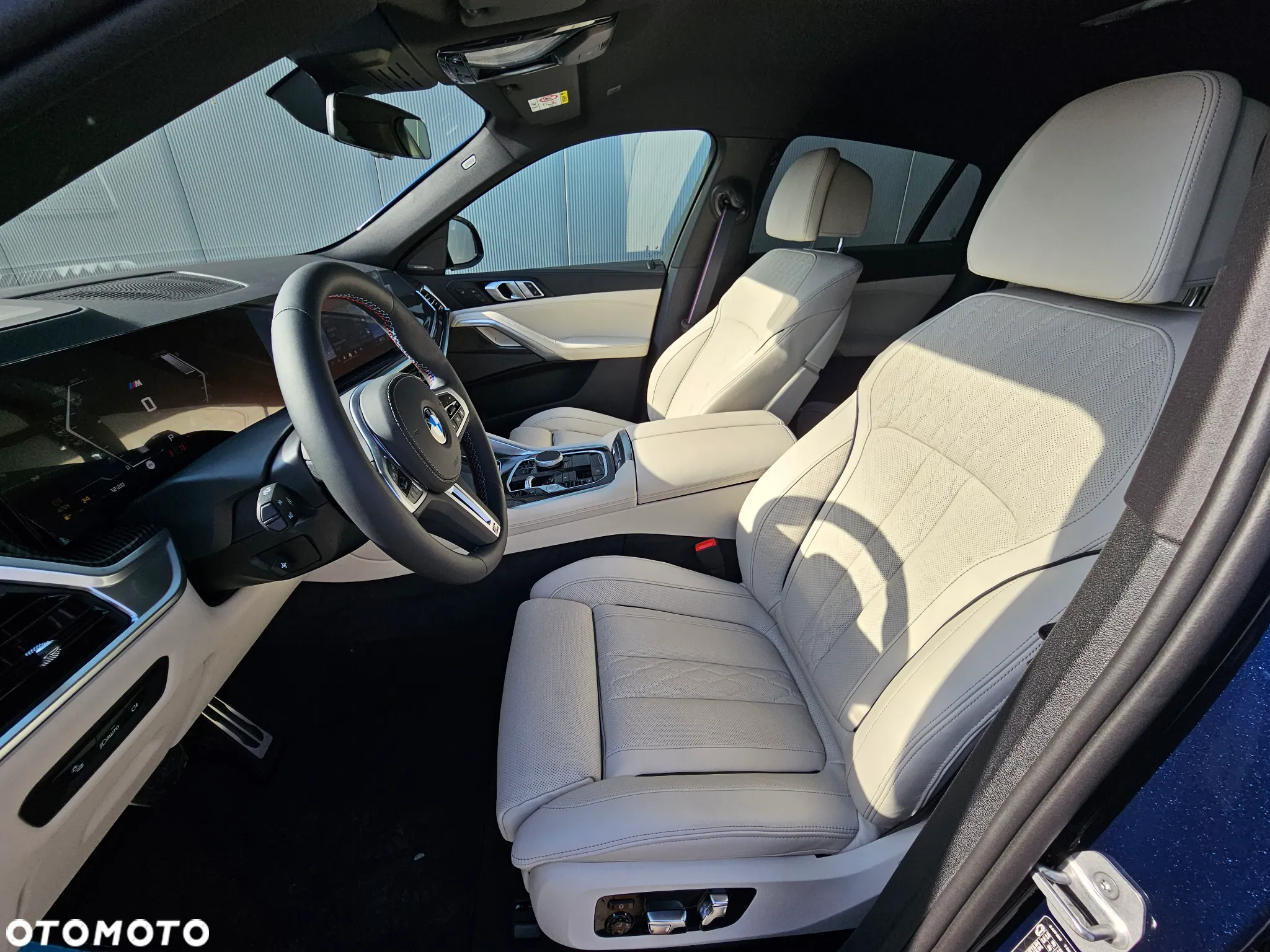 BMW X6 M50i - 12