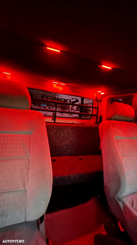 Mercedes-Benz Sprinter - 11