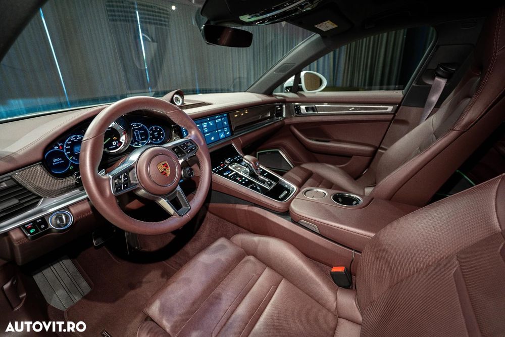 Porsche Panamera - 24