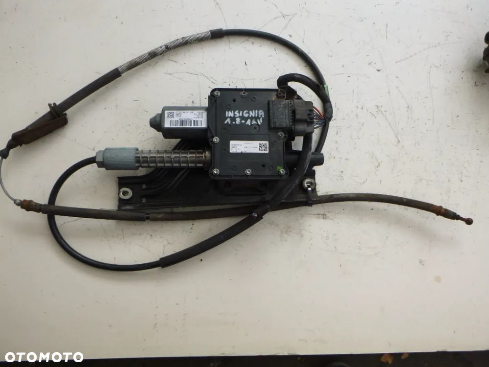 Opel Insignia I 1,8 16V mechanizm hamulca AC253377109 - 1