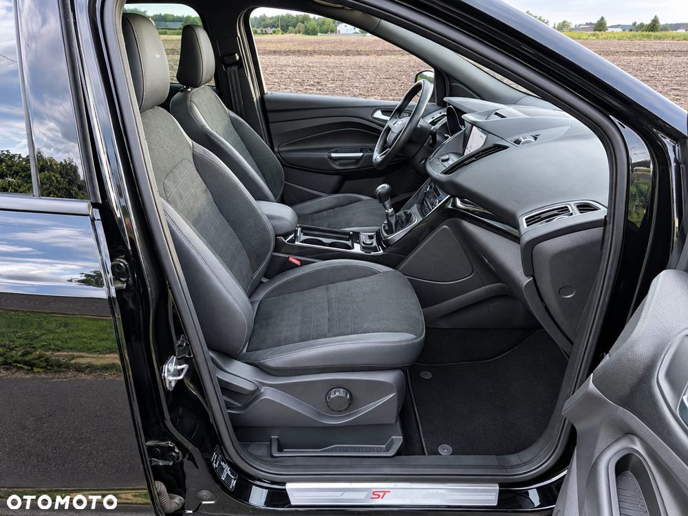 Ford Kuga 2.0 TDCi 2x4 ST-Line - 12