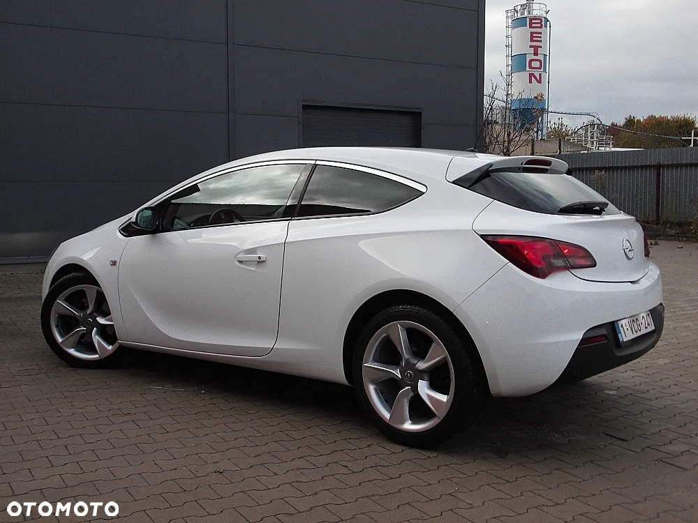 Opel Astra GTC 1.4 Turbo - 5