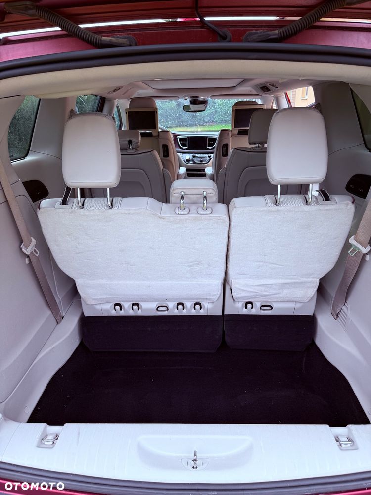 Chrysler Pacifica - 15