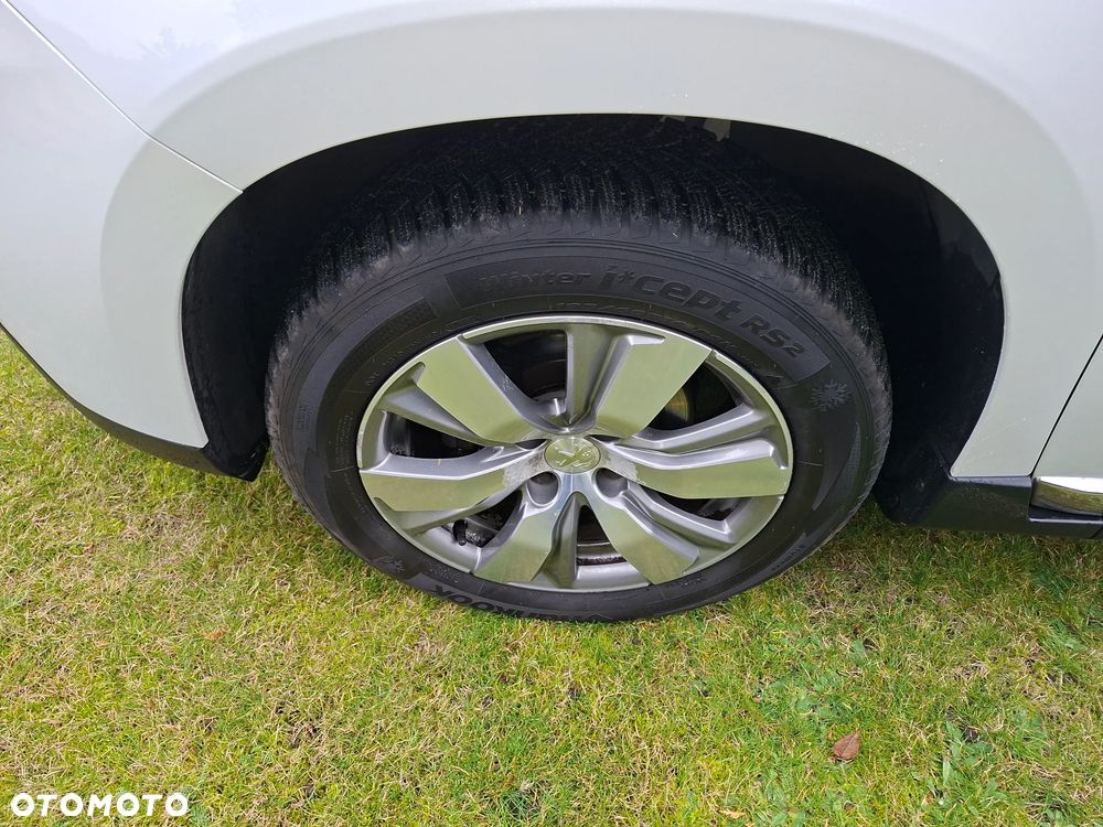 Peugeot 2008 - 8