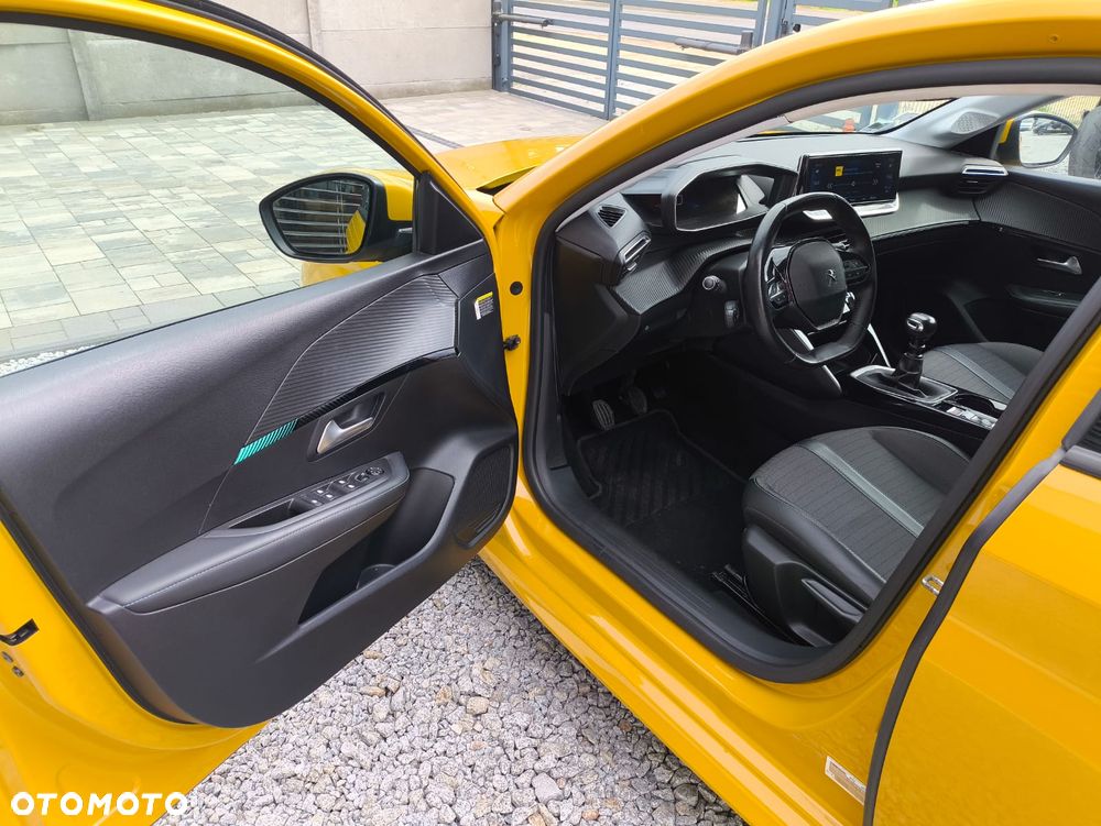 Peugeot 208 - 11