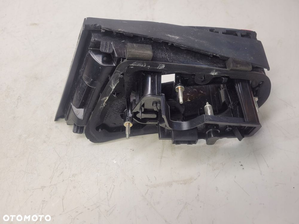 WKŁAD LAMPY LEWY TYŁ AUDI A3 8V 3D 8V3945093B - 4