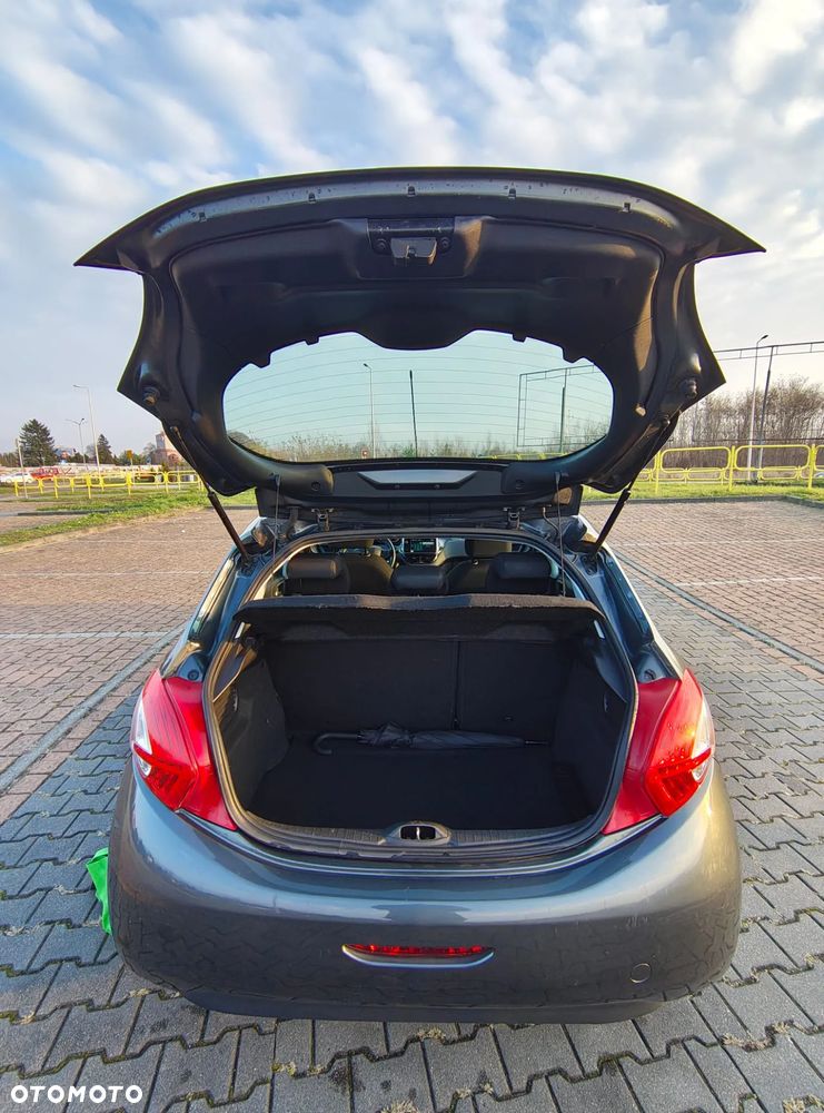 Peugeot 208 1.2 PureTech Active - 14