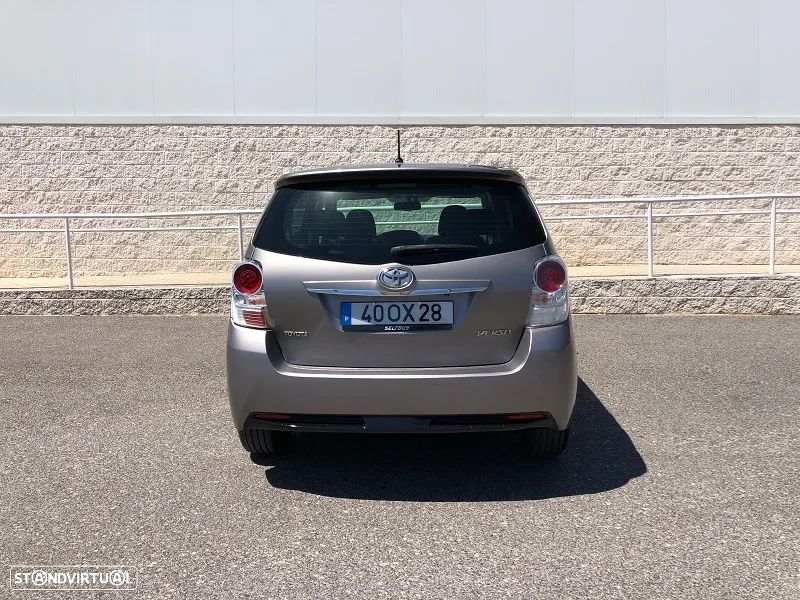 Toyota Corolla Verso - 5