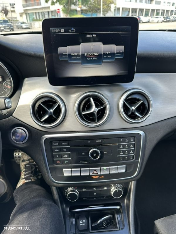 Mercedes-Benz CLA 220 d Shooting Brake AMG Line Aut. - 35