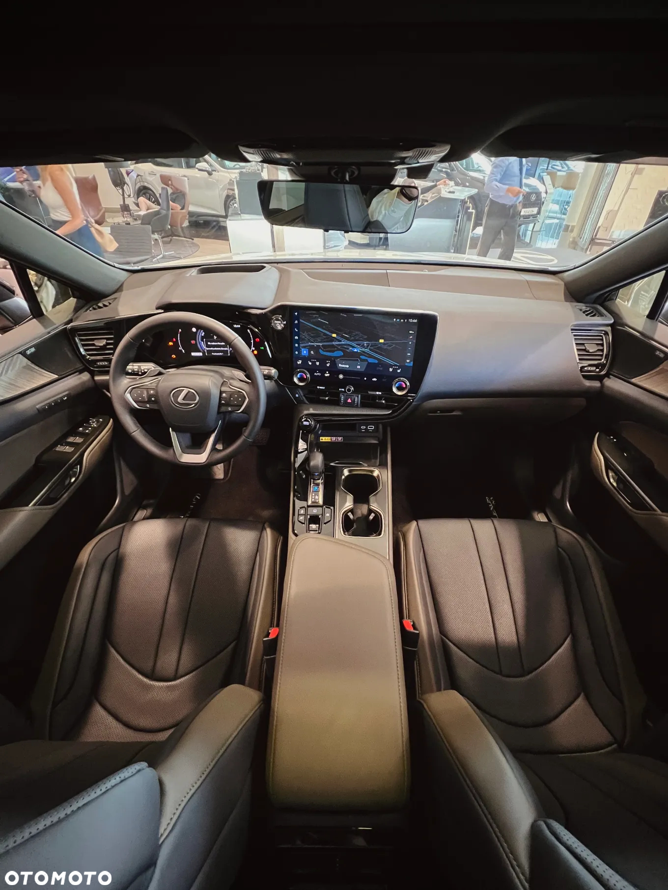 Lexus NX 350h Overtrail AWD - 14