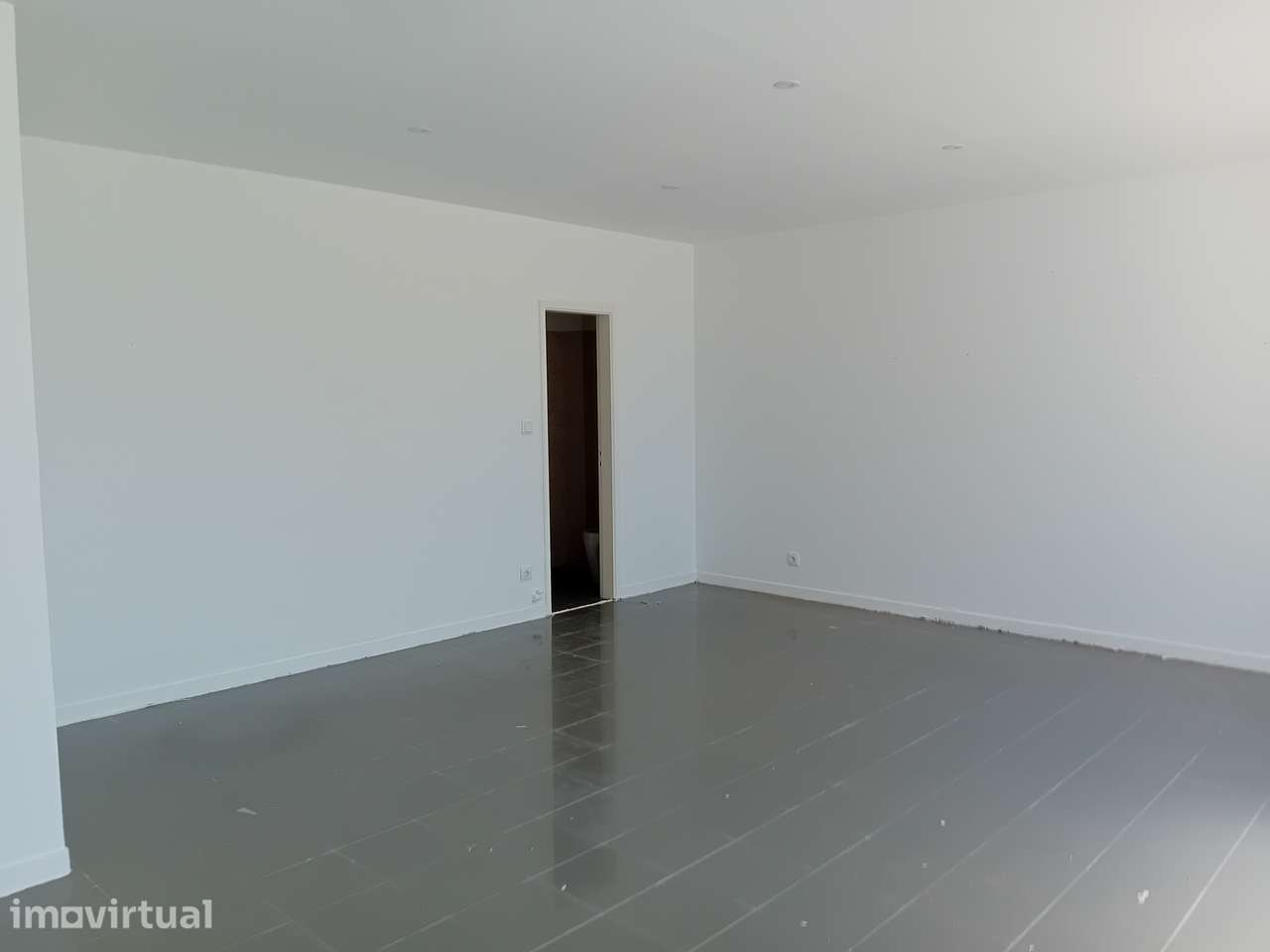 Loja / Escritório junto ás piscinas no Montijo - Grande imagem: 2/7