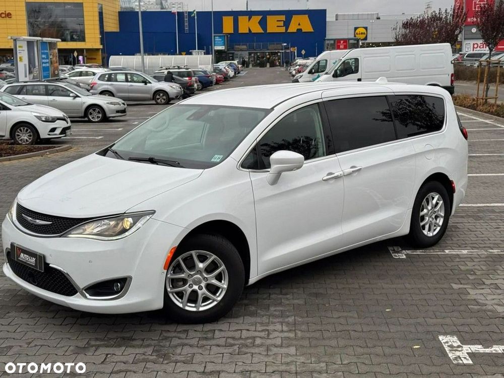 Chrysler Pacifica - 5
