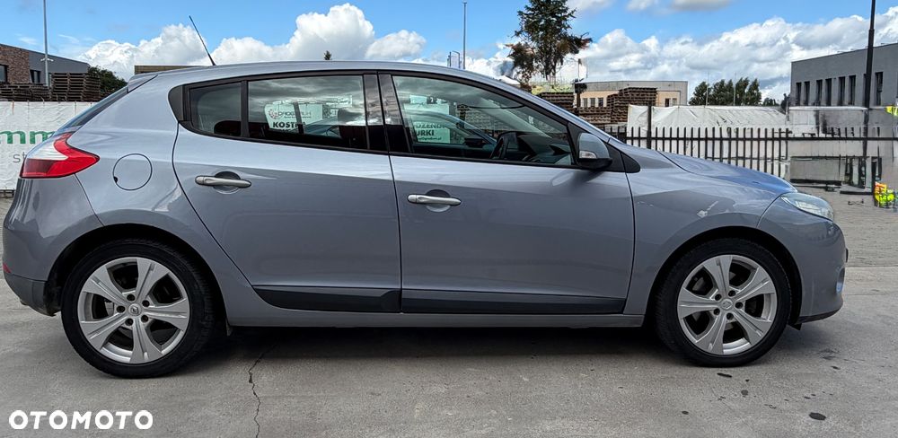 Renault Megane TCe 180 Dynamique - 4