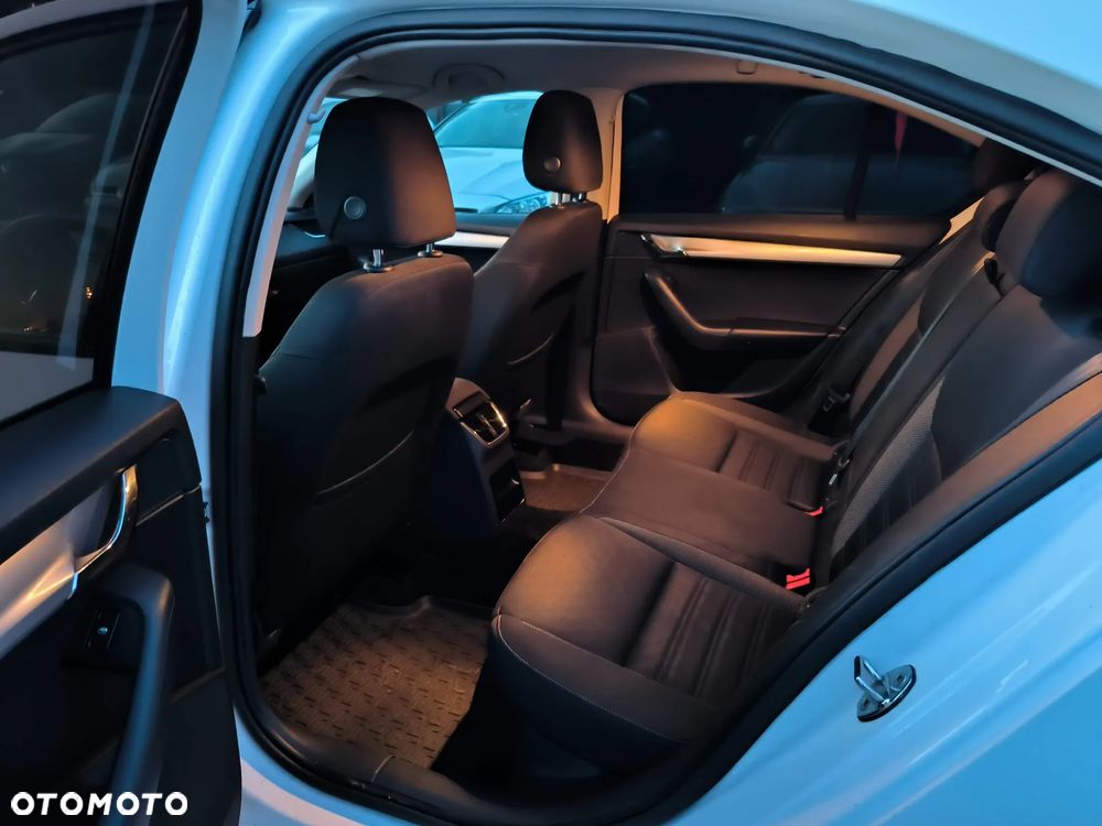 Skoda Octavia 1.5 TSI ACT DSG Sport Edition - 9