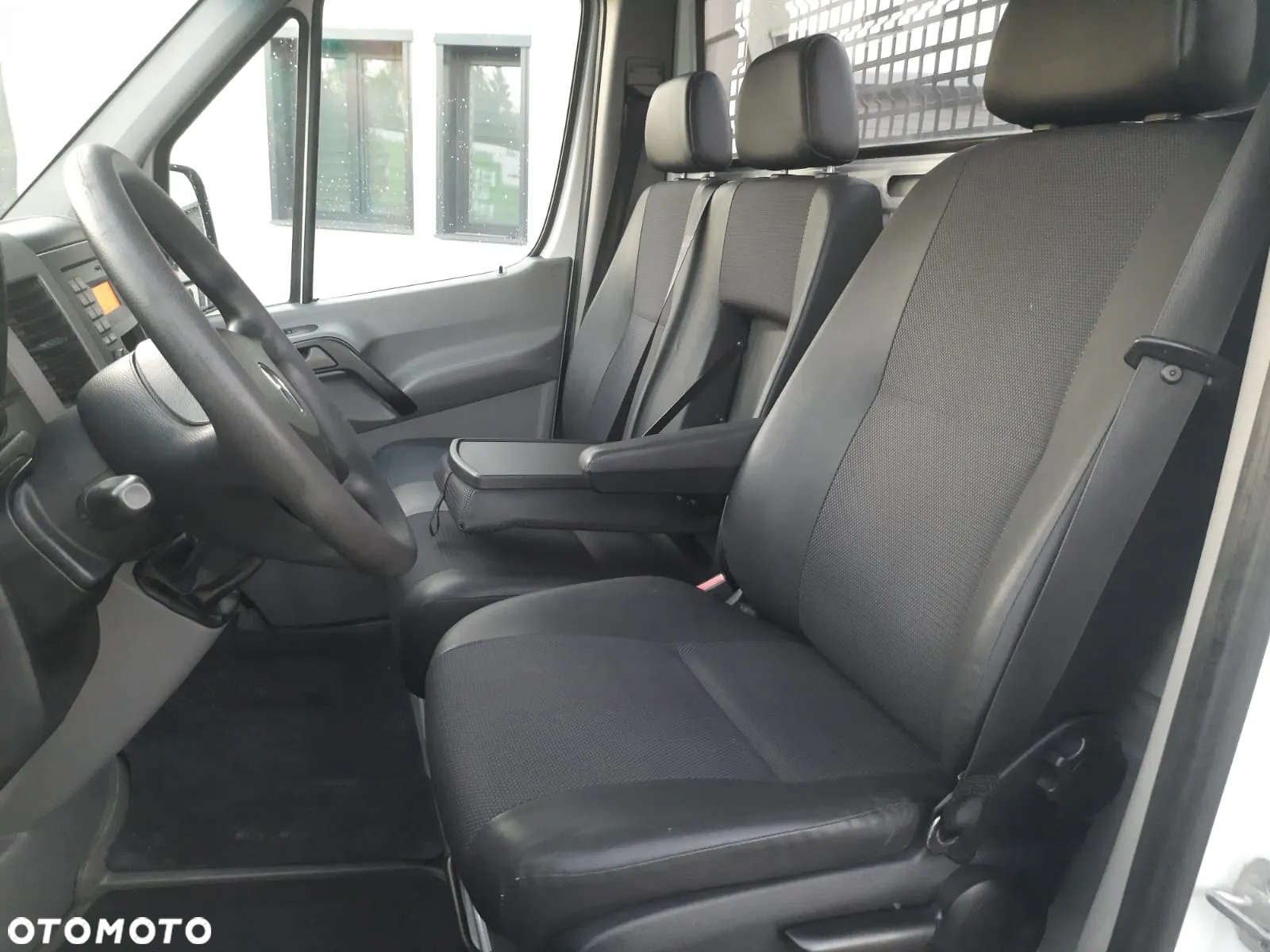 Mercedes-Benz Sprinter - 9