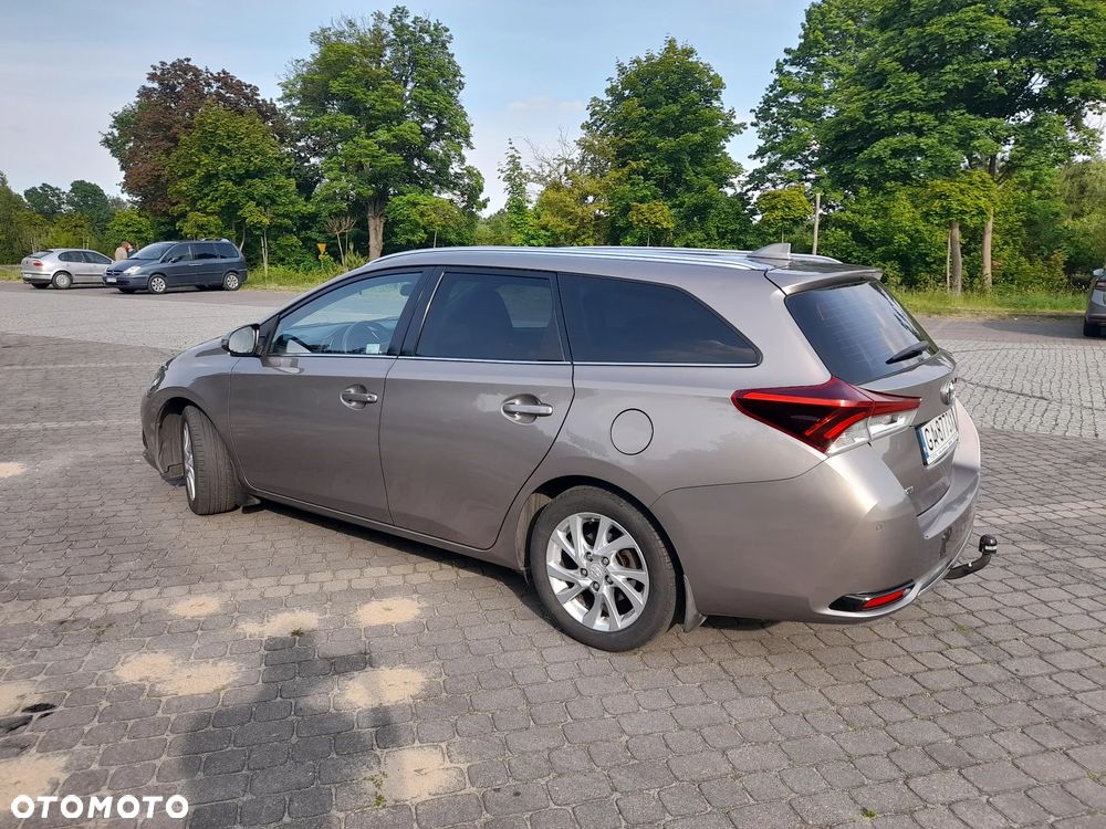 Toyota Auris 1.6 Premium Comfort - 7