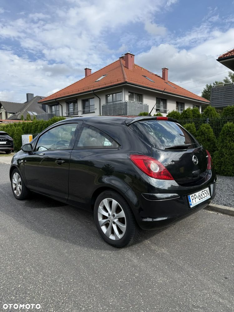 Opel Corsa 1.2 16V Edition / Active - 2