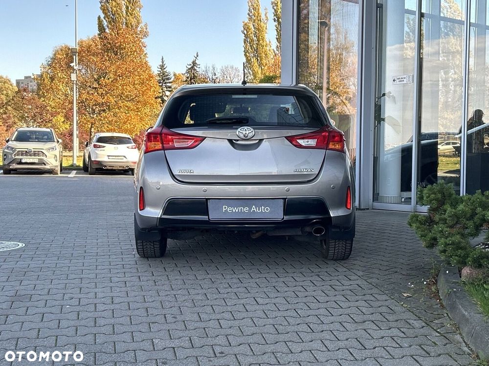Toyota Auris 1.6 Premium Comfort - 4