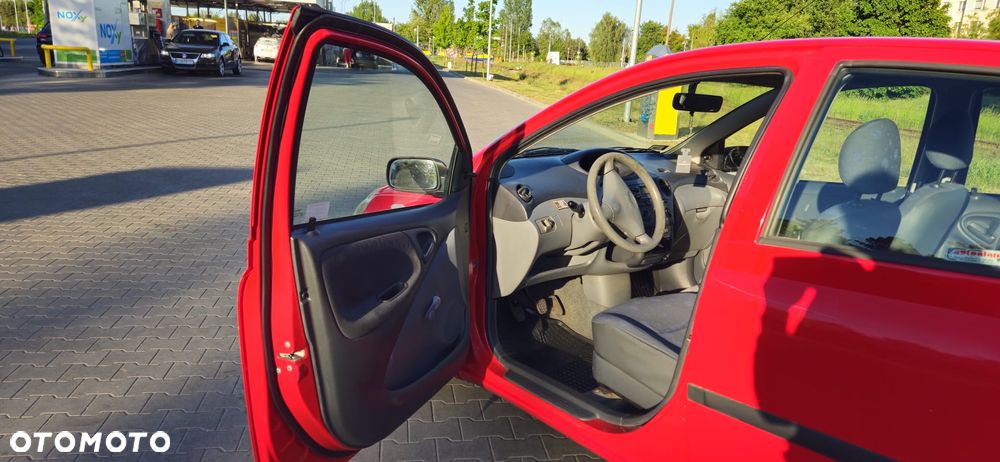 Toyota Yaris - 11