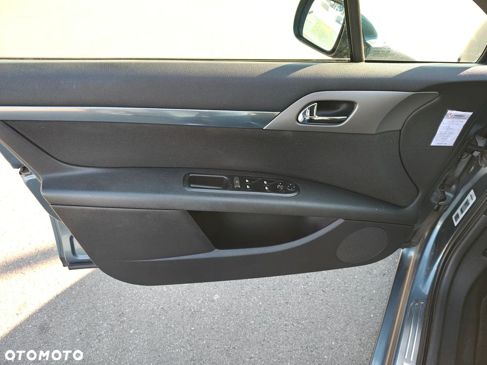 Peugeot 407 - 23