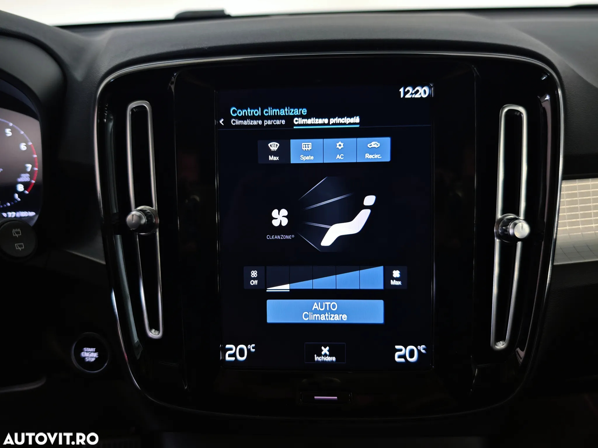 Volvo XC 40 T3 Geartronic Momentum Pro - 23