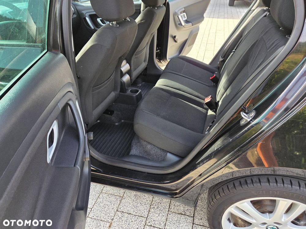 Skoda Fabia 1.6 16V STYLE Edition - 10