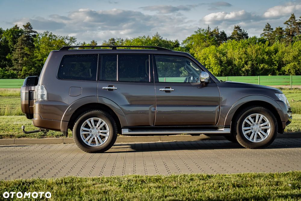 Mitsubishi Pajero - 2