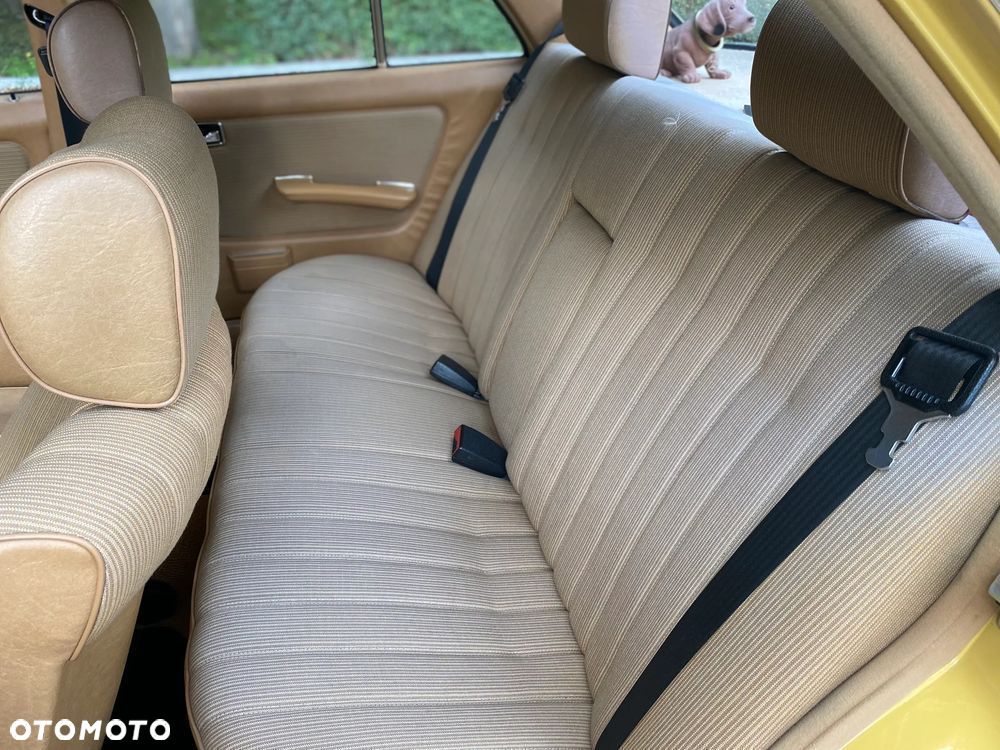 Mercedes-Benz W123 - 15