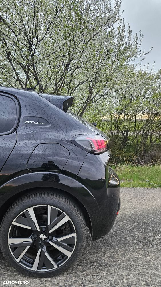 Peugeot 208 1.2 L PureTech STT EAT8 GT Line - 15