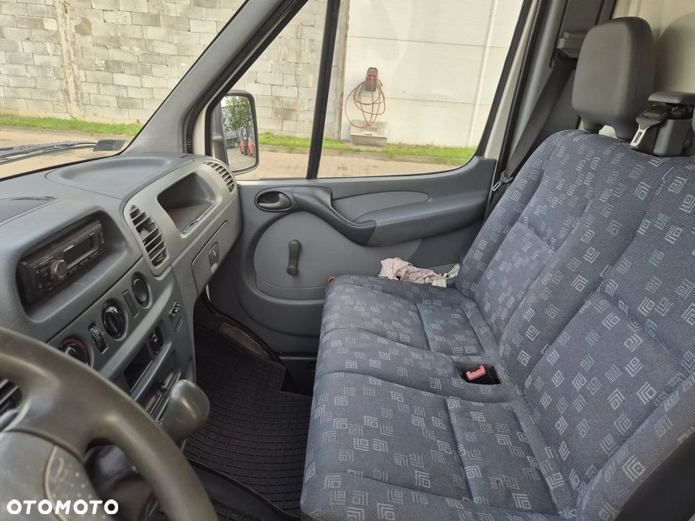 Mercedes-Benz Sprinter 413 - 12