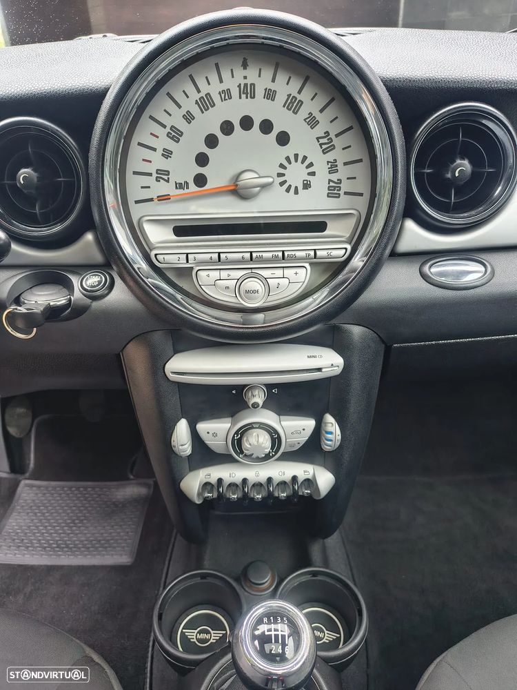 MINI 3 Portas One D - 18