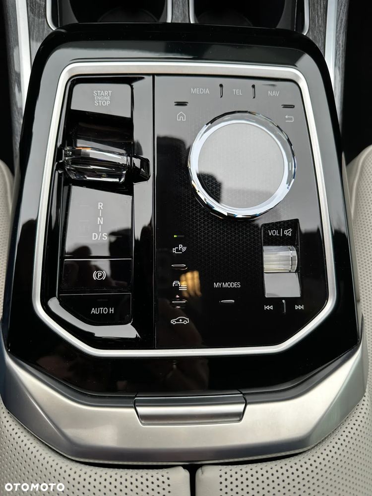 BMW Seria 7 M760e PHEV xDrive sport - 19