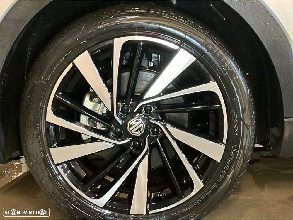 MG ZS 1.5 Hybrid+ Luxury - 23