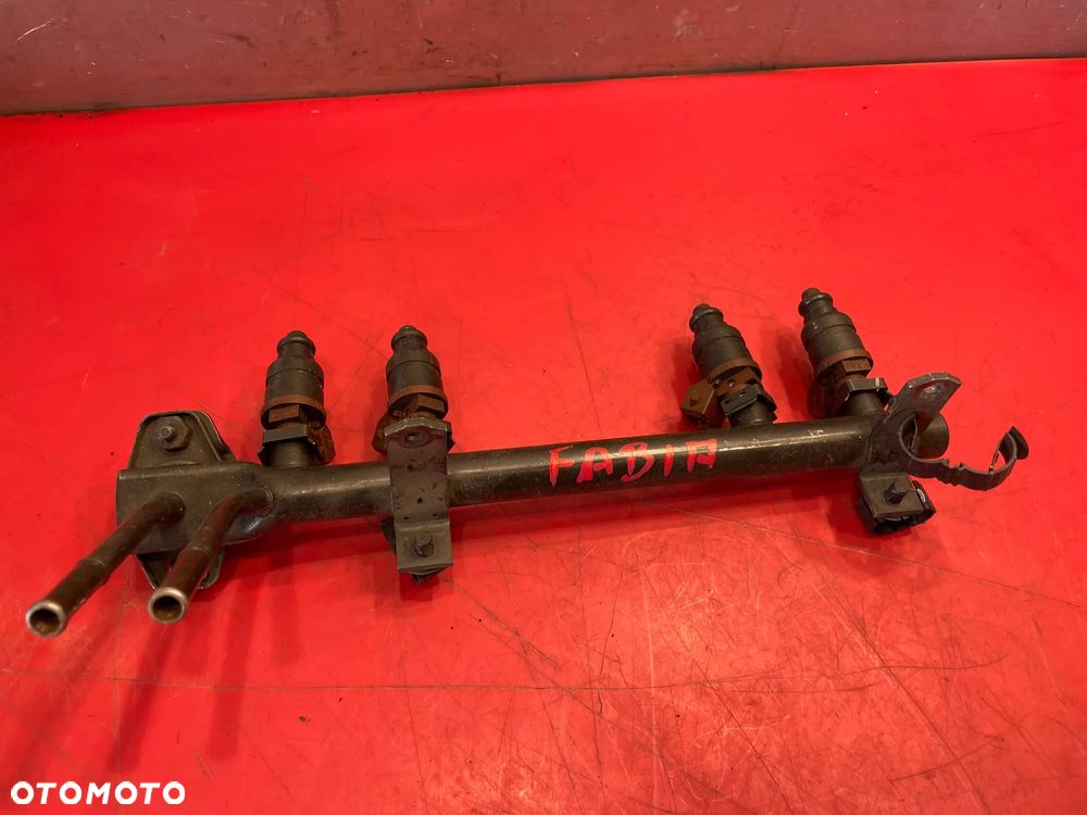 SKODA FABIA LISTWA WTRYSKOWA