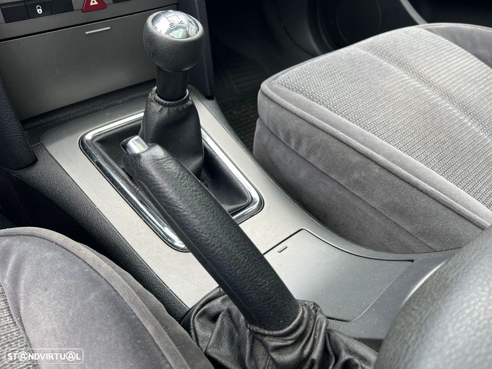 Peugeot 407 SW HDi 110 Sport - 16