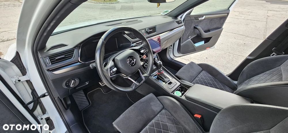 Skoda Superb 2.0 TDI DSG Sportline - 10