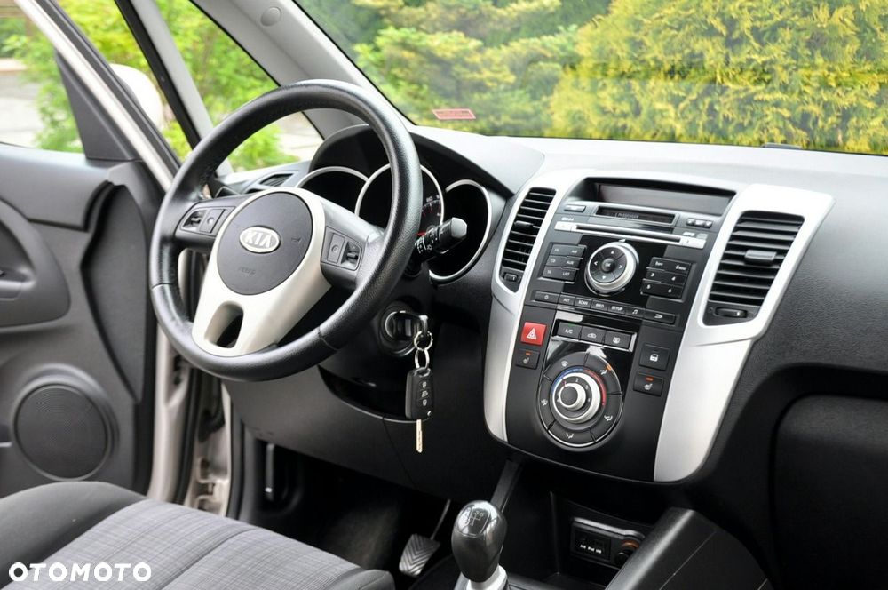 Kia Venga - 25
