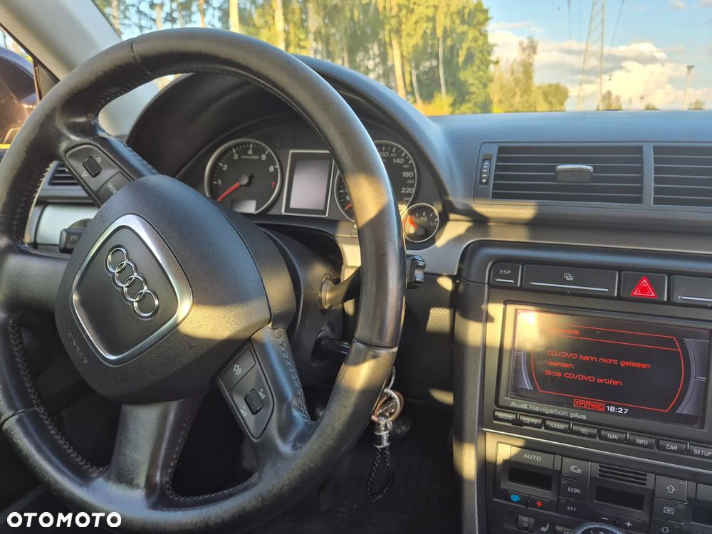 Audi A4 Limousine - 11