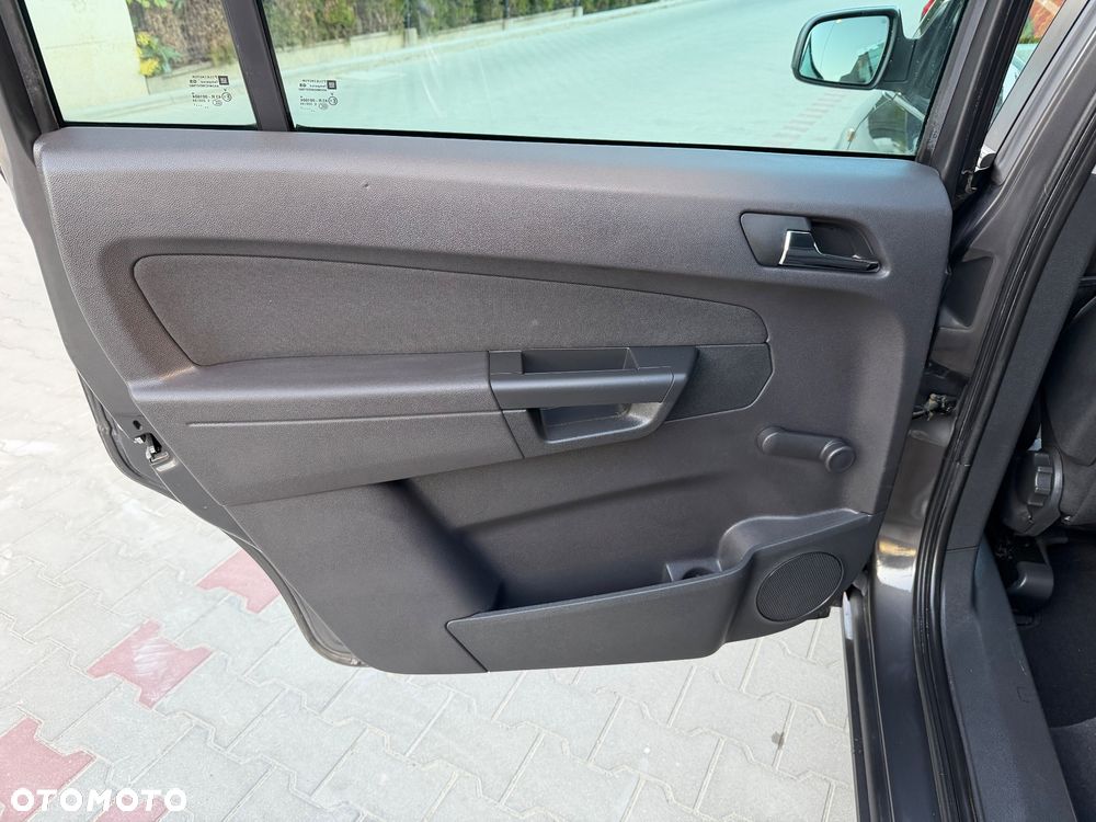 Opel Zafira - 14