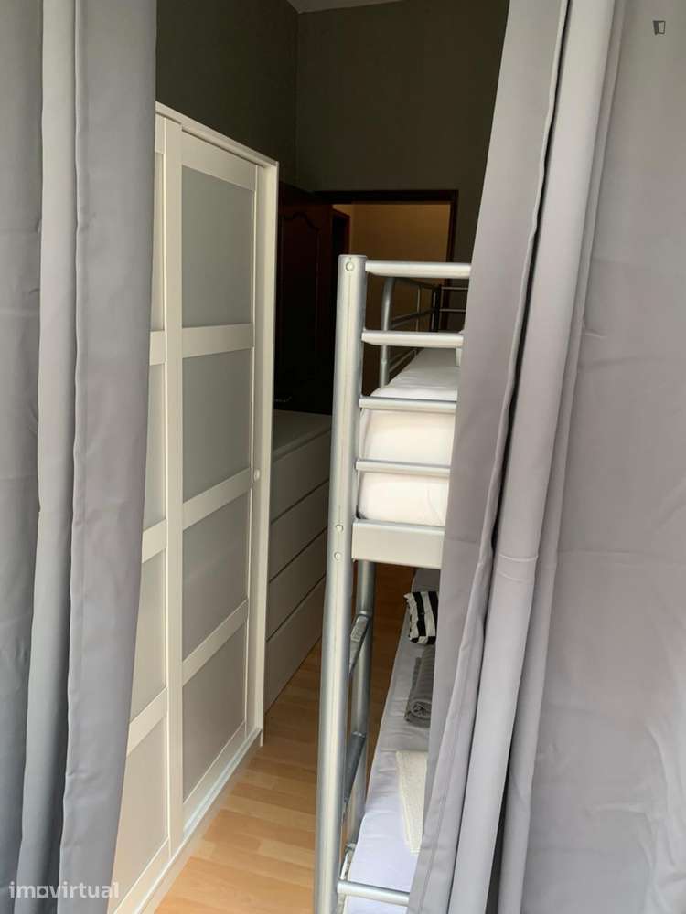 Quarto - localizado em Mouraria Lisbon - Grande imagem: 3/16