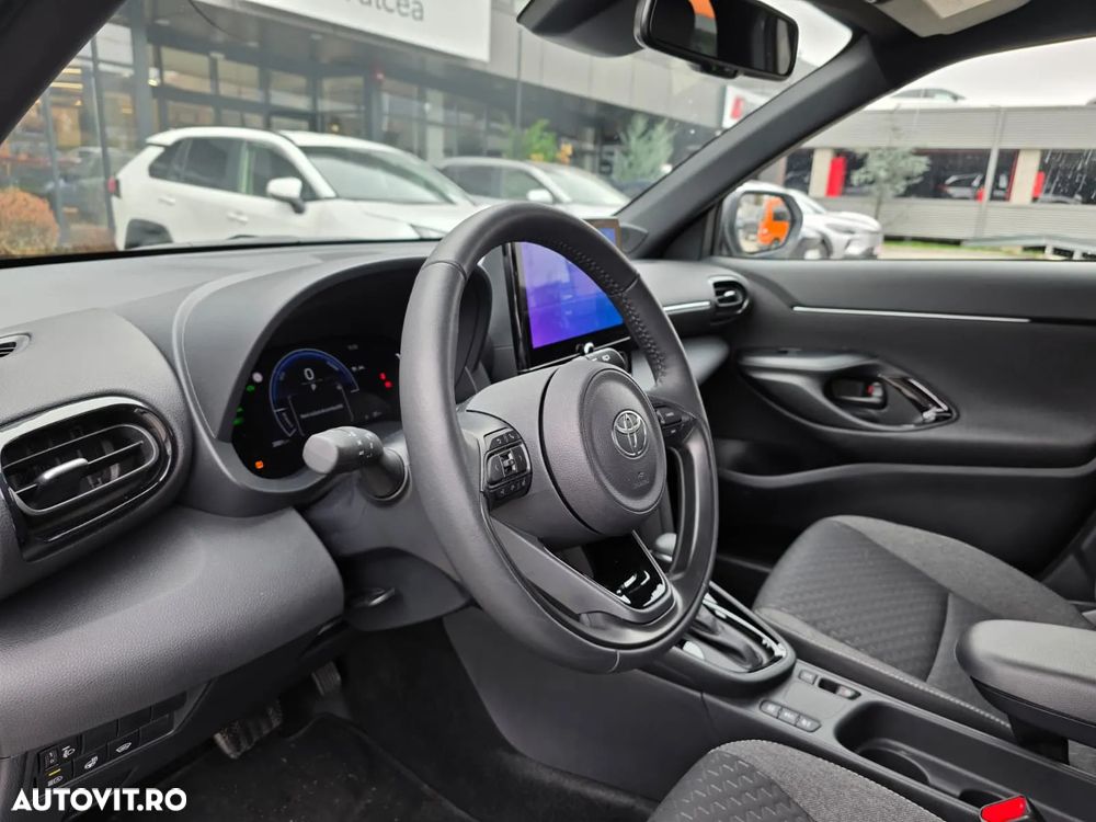 Toyota Yaris Cross 1.5 VVT-i HSD 4x2 Dynamic - 9